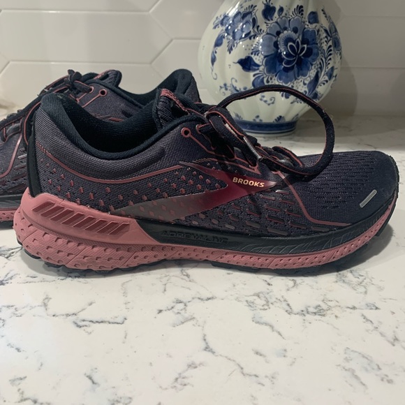 Brooks Adrenaline 21 size 8.5 womans running sneakers - Picture 5 of 8